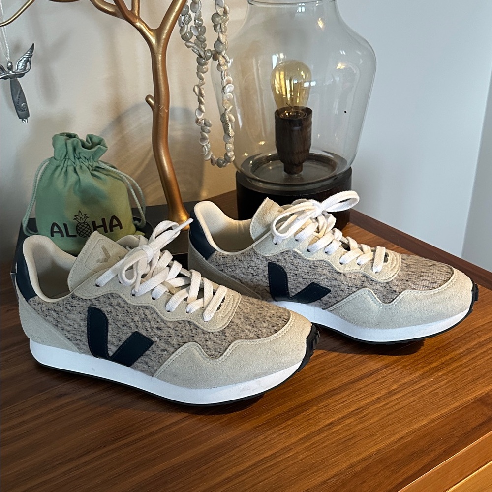 Veja Cream and Gray Wool Casual Sneakers